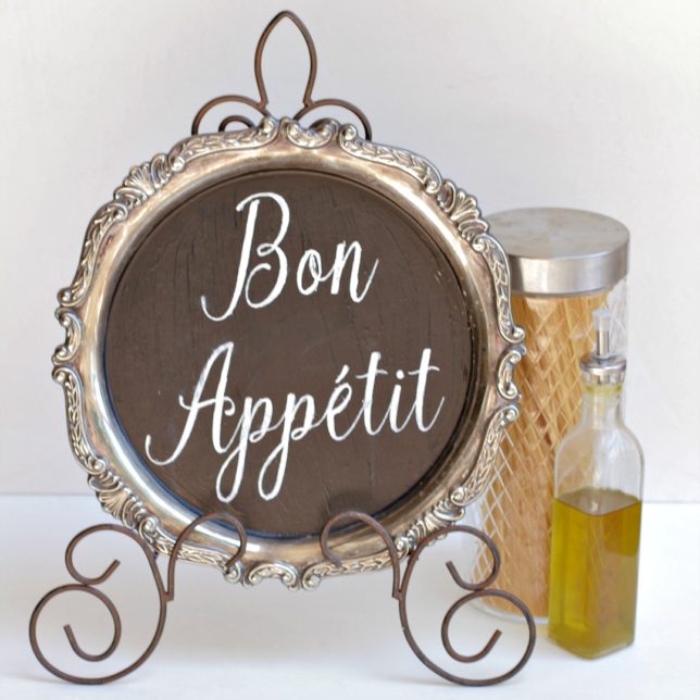 DIY Bon Appetit Kitchen Sign - simple home decor tutorial! | www.SincerelyJean.com