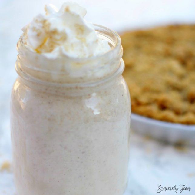 SincerelyJean.com brings you a delicious apple pie milkshake recipe for Fall!