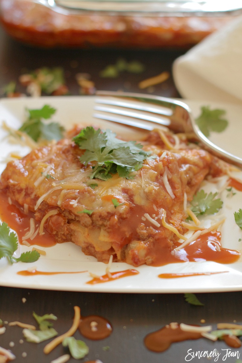 5 Ingredient Enchilada Casserole - delicious and simple family dinner recipe! | www.SincerelyJean.com