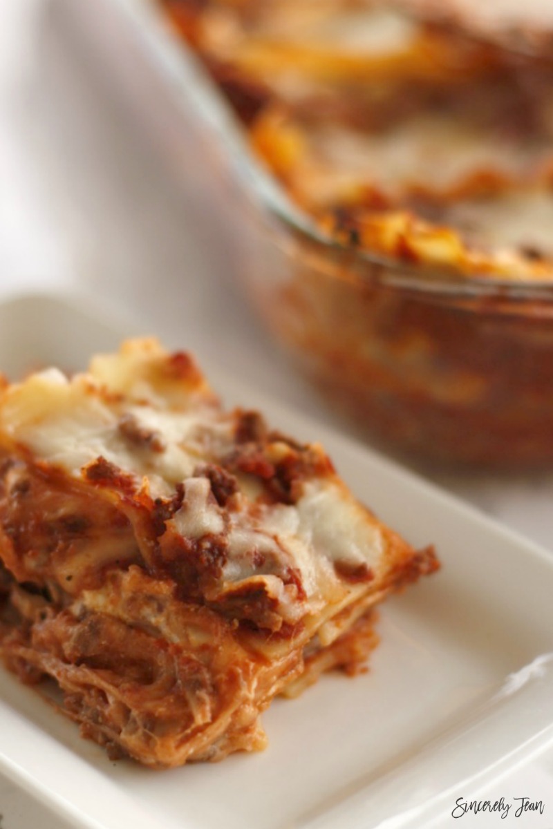 5 ingredient recipes by SincerelyJean.com - Simple meat lasagna