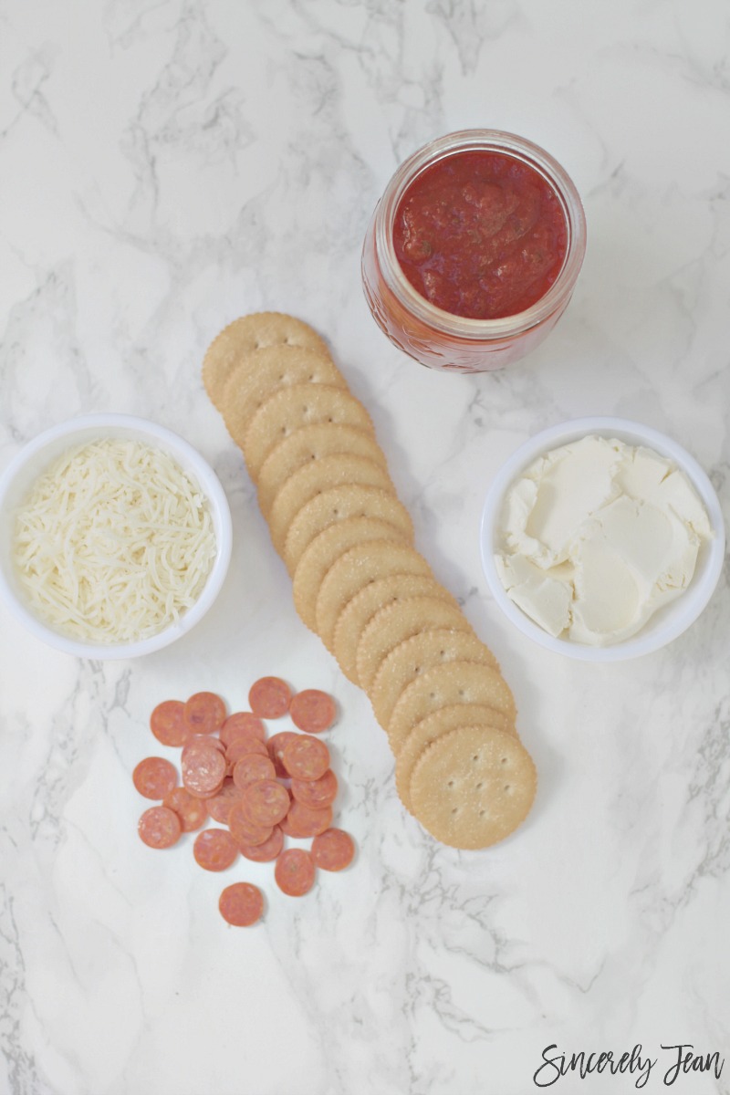 Pizza Cream Cheese Ritz Crackers - Cracker Topping - Appetizer | www.SincerelyJean.com