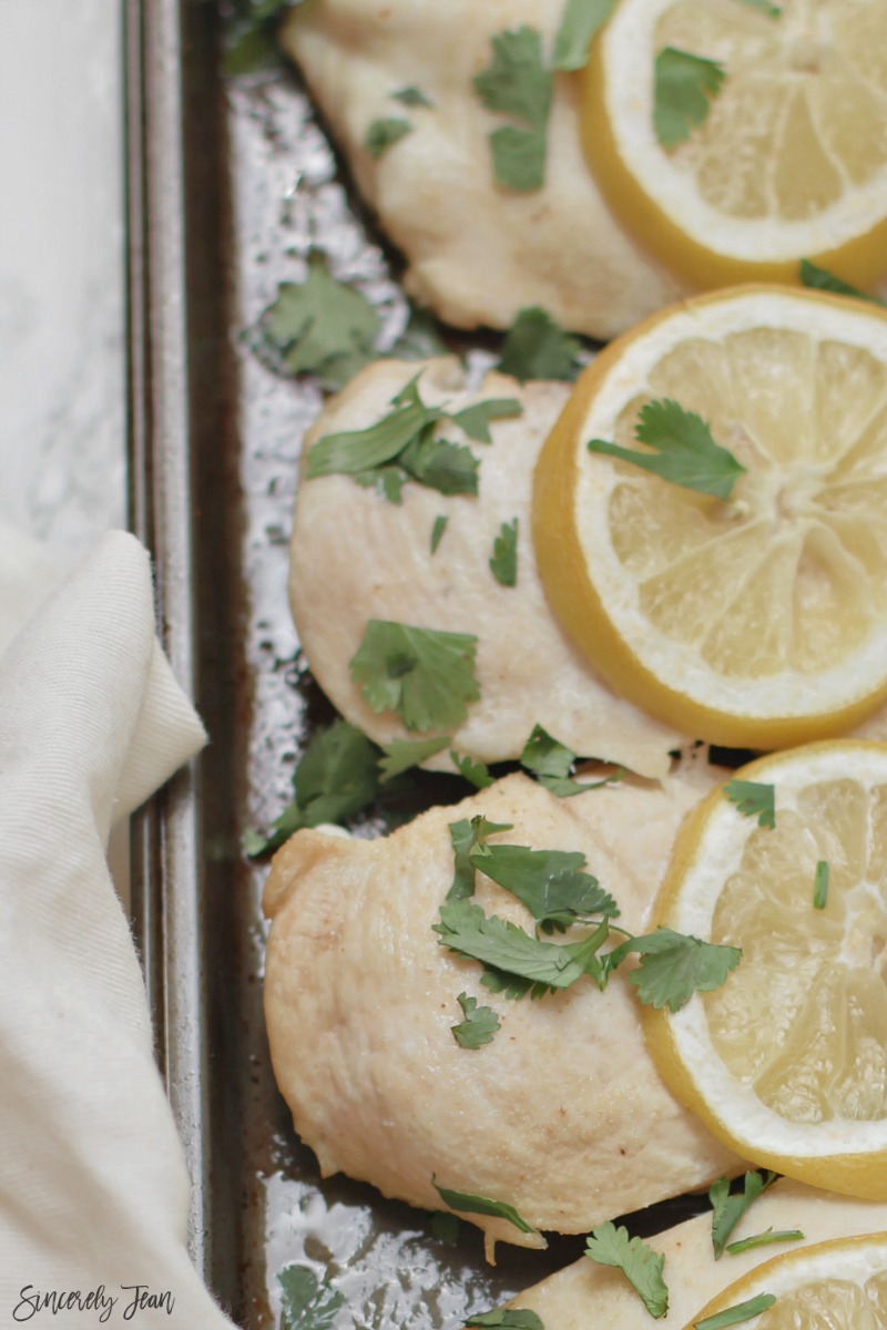 Healthy Chicken Recipe - Easy Lemon Chicken and Asparagus - 5 Ingredient Dinner - Easy Dinner - Healthy Dinner Recipe | www.sincerelyjean.com