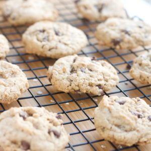 Chewy Chocolate Chip Oatmeal Cookies - Homemade - soft - easy - delicious - simple - cookies- dessert