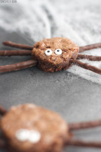 Spider Brownies - halloween - dessert - fun - spider- spooky - brownies - chocolate - pretzels - holidays