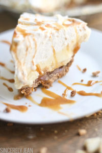 Salted Caramel Banana Cream Pie homemade, easy, pudding, pie, fall, thanksgiving, baking, dessert, recipe