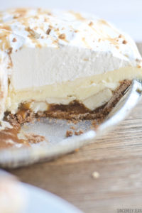 Salted Caramel Banana Cream Pie homemade, easy, pudding, pie, fall, thanksgiving, baking, dessert, recipe