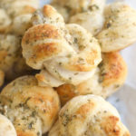 15 minute garlic knots, easy, quick, week night dinner, simple, easy, bread, soup