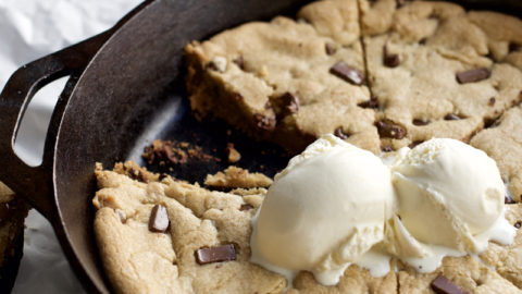 https://sincerelyjean.com/wp-content/uploads/2018/05/Deep-Dish-Pizookie-Skillet-3-480x270.jpg