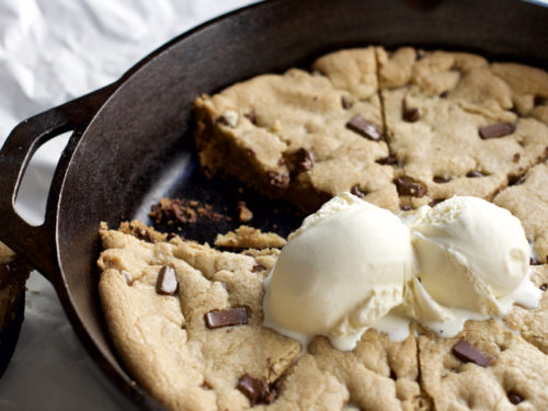 Skillet Cookie (Pizookie) - Dutch Oven Daddy - Cast Iron Living